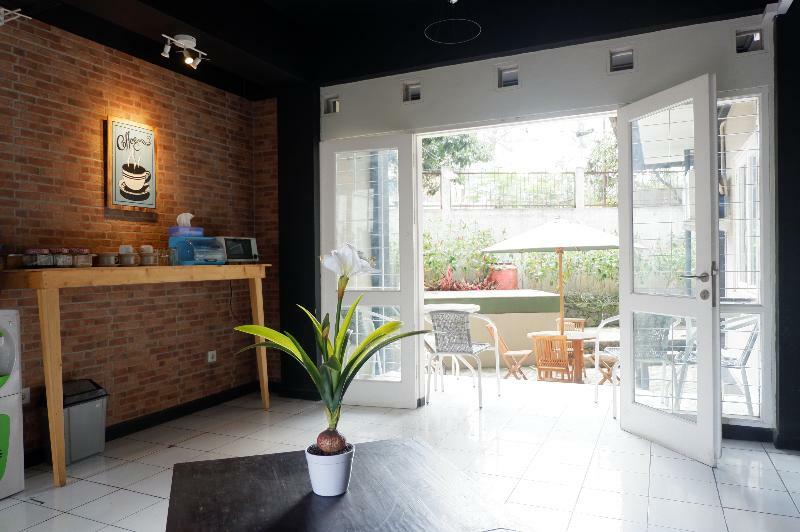 Oyo 260 Home 33 Bandung Exteriör bild